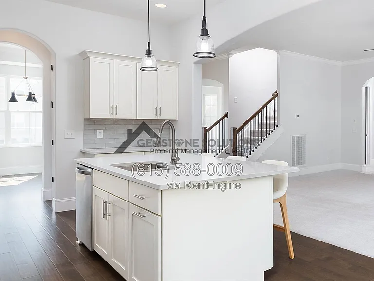 631 Silva Ln — Photo 23