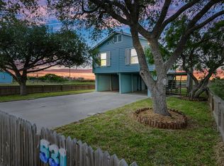 531 Forest Oak Ln, Rockport, TX 78382