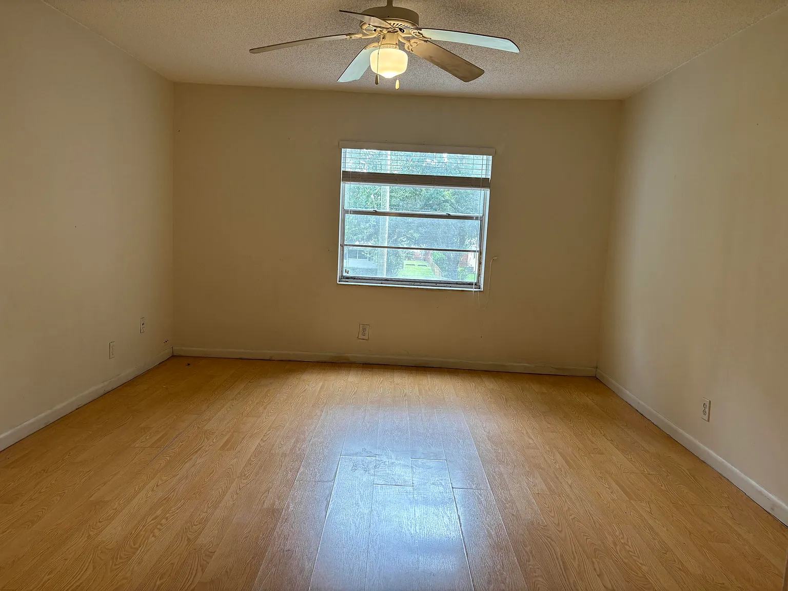 1 bed, 1.5 bath, 925 sqft, $1,400 — Photo 4