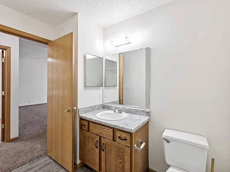 Northbrook Apartments — Photo 337