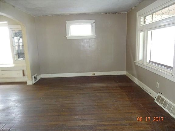 4th image of 14215 Lakota Ave