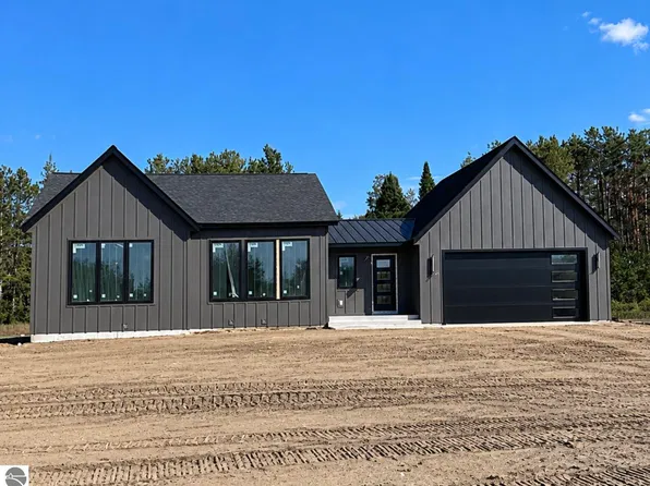 4492 Ridgewater Run, Traverse City, MI 49685