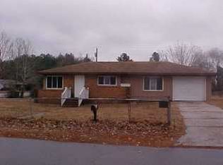 2001 Brinkley Dr, Spring Lake, NC 28390
