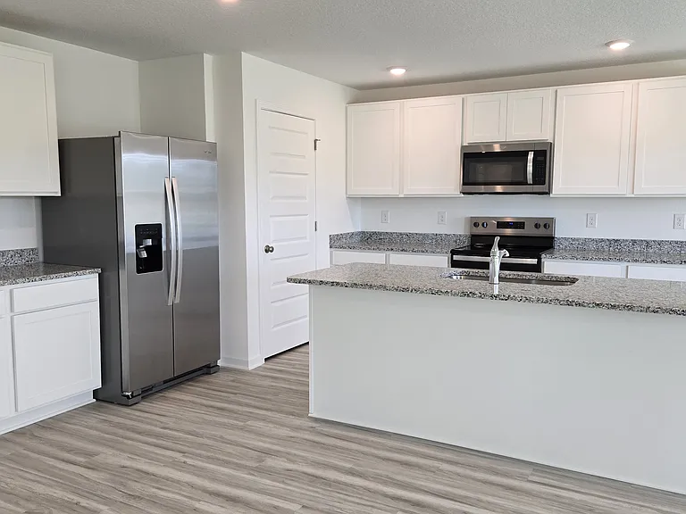 22050 Aleutian Ave — Photo 7