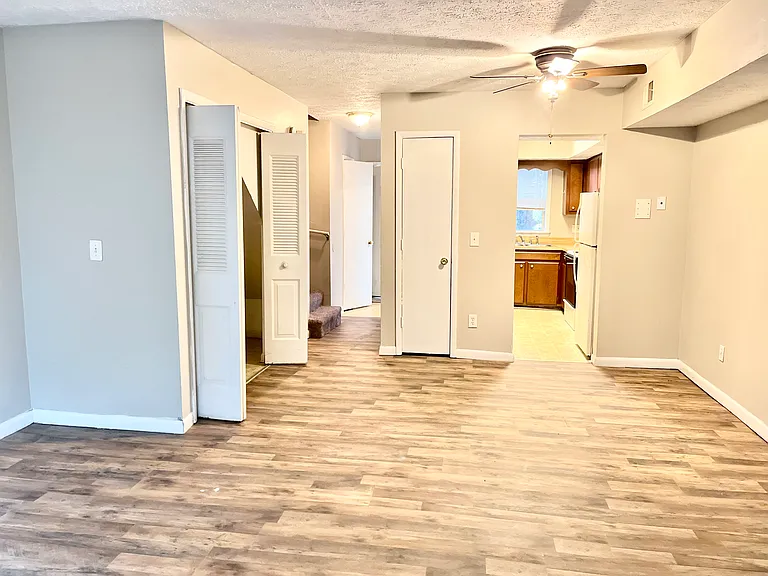 573 Delzan Pl — Photo 6