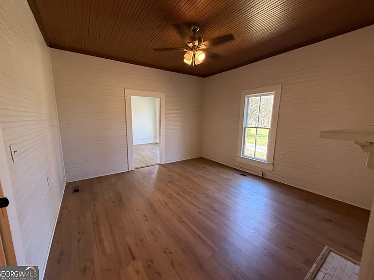 604 Shy St — Photo 26