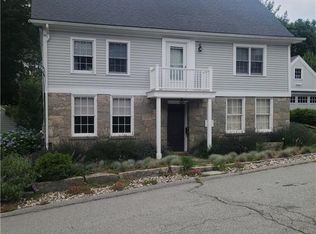 27 High St, Mystic, CT 06355