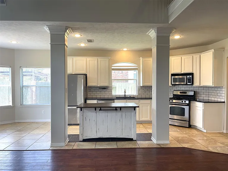 6411 Virginia Fields Dr — Photo 10