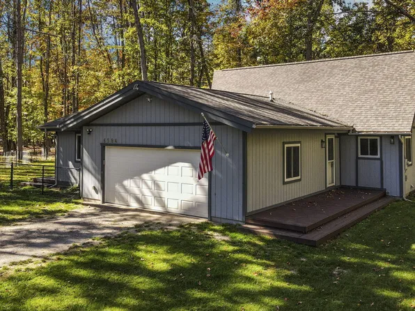 6584 Pebble Beach Dr, Gaylord, MI 49735