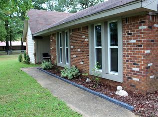 240 Thomas Cir, Columbus, MS 39705