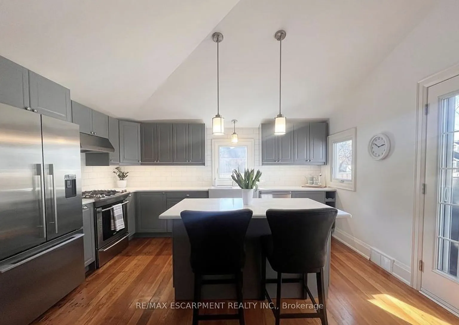2 bed, $2,300 — Photo 1