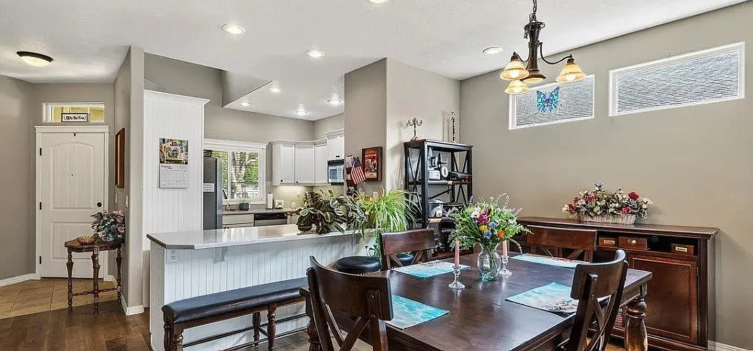 2 bed, 1245 sqft, $2,000 — Photo 4