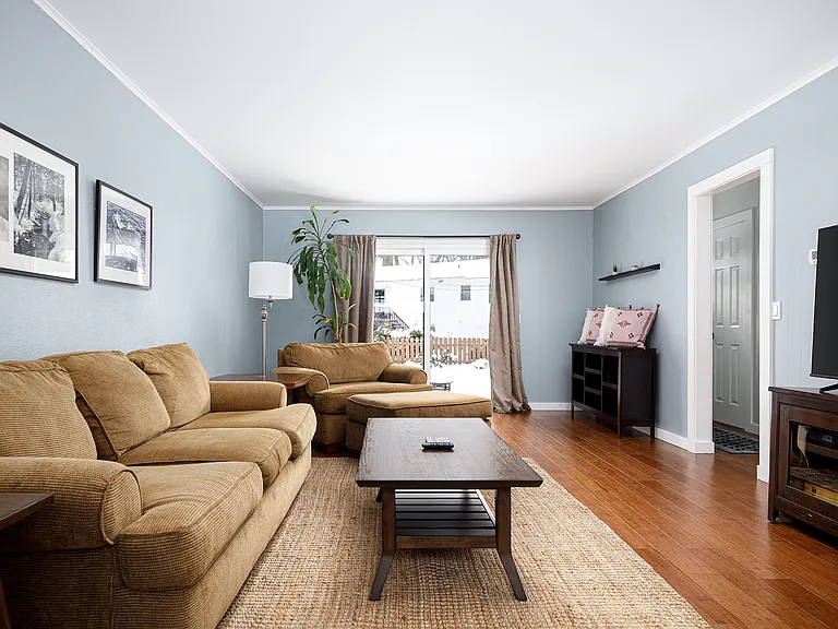 1704 Comanche St — Photo 10