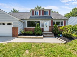 4928 Emmet Rd, Lyndhurst, OH 44124