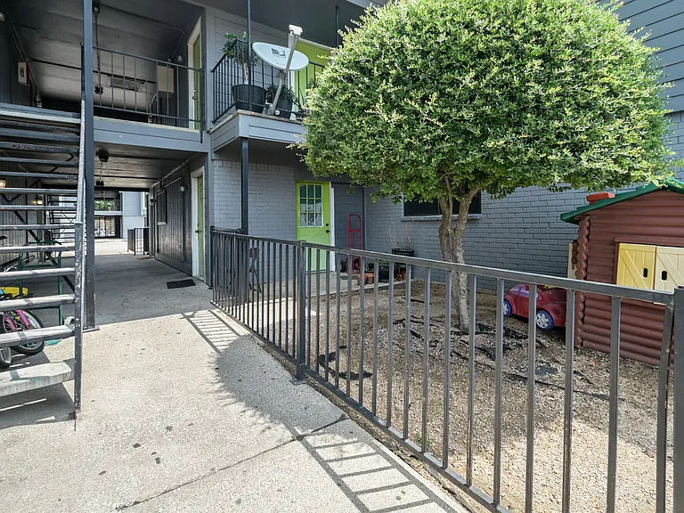 Lila Apartments — Photo 19
