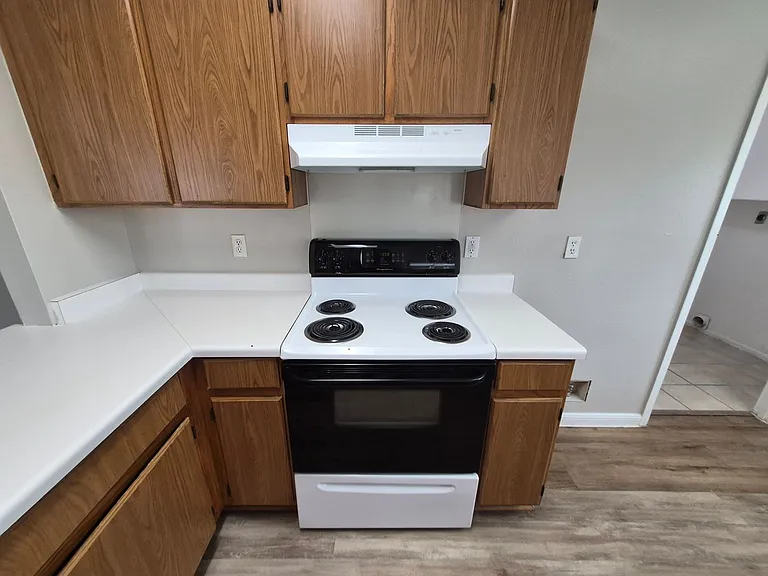4414 Stradford Pl — Photo 12