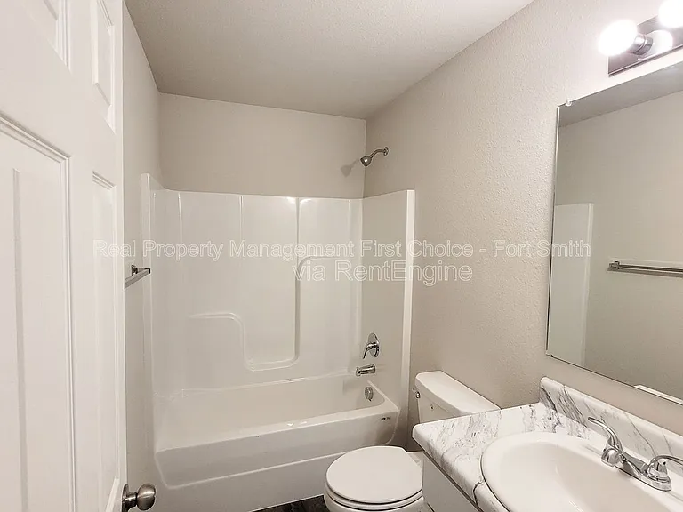 8218 Melody Ln — Photo 5