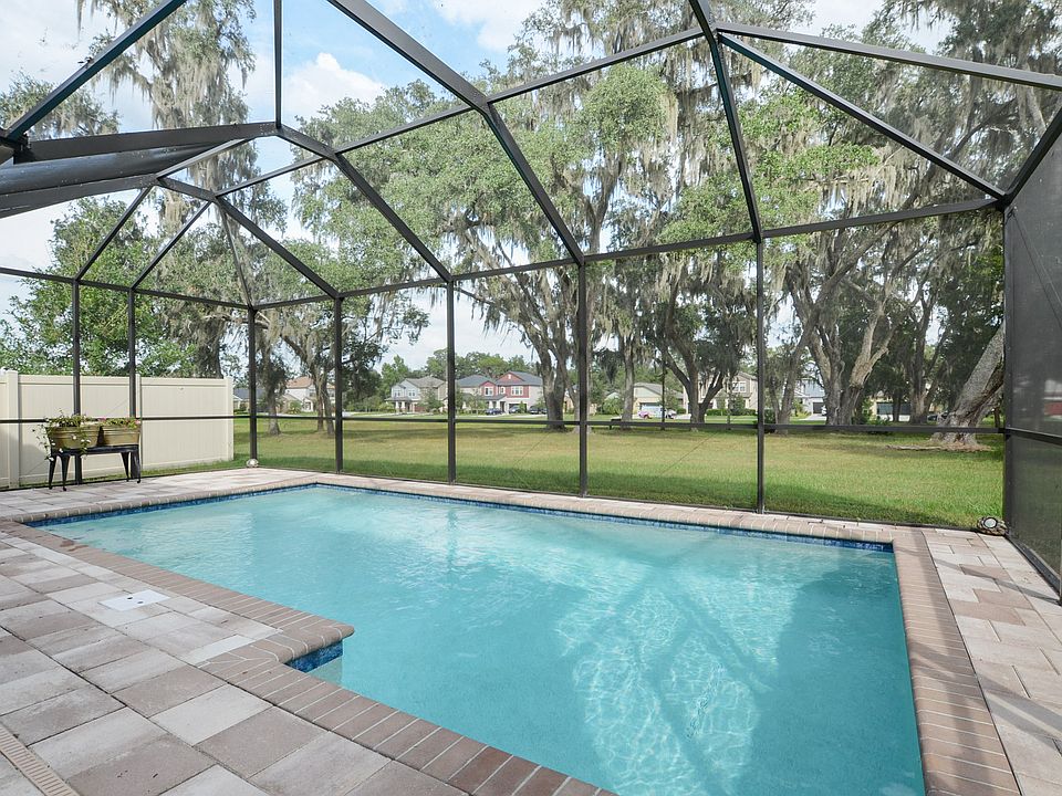 Sparkling Pool 