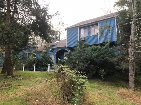 142 McLain St, Bedford Corners, NY 10549
