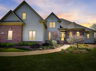 19915 Bradon Trl W, Brookfield, WI 53045