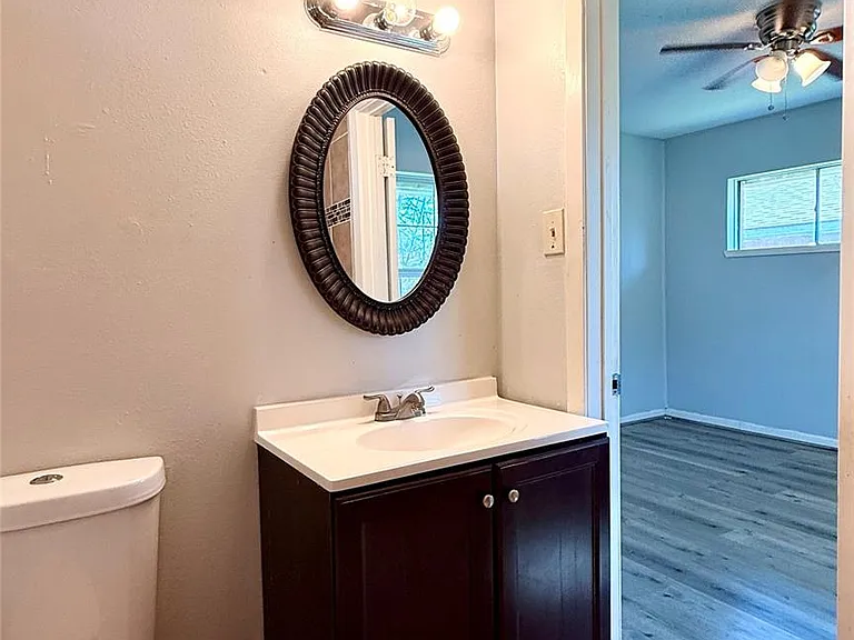 10502 Ambursen St — Photo 20