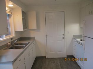 590 67th St, Springfield, OR 97478