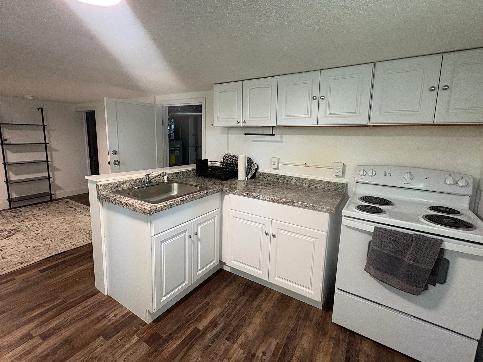 1 bed, 902 sqft, $850 — Photo 1