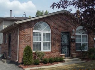 7722 W 62nd St, Summit, IL 60501