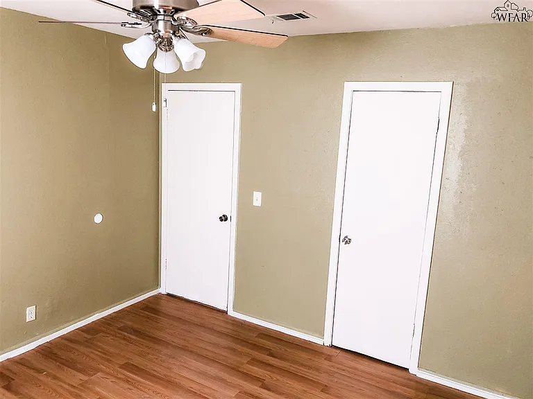 1418 Phoenix Dr — Photo 17