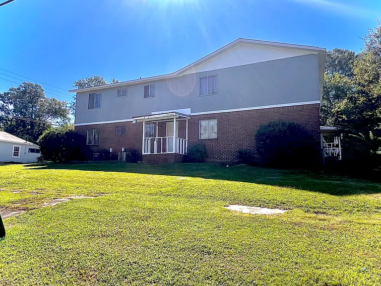 909 Sandfort Rd #1 — Photo 6