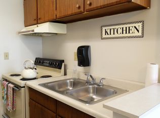 2046 9th St, Coralville, IA 52241
