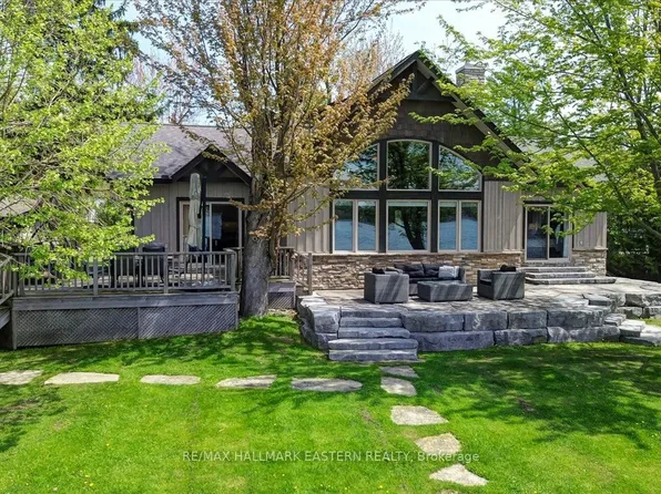 43 Lakeshore Blvd, Selwyn, ON K0L 1T0