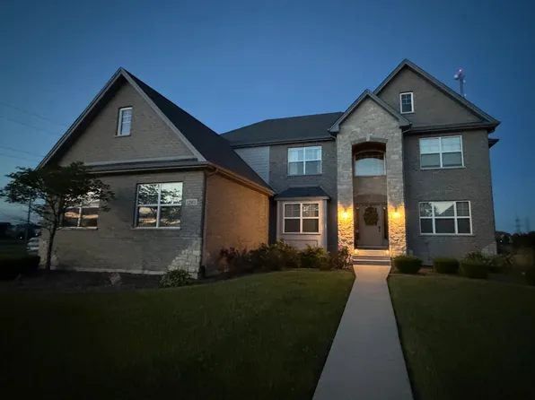 12903 Waterford Dr, Lemont, IL 60439