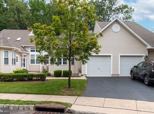 6 Winterberry Ter, Hamilton, NJ 08690