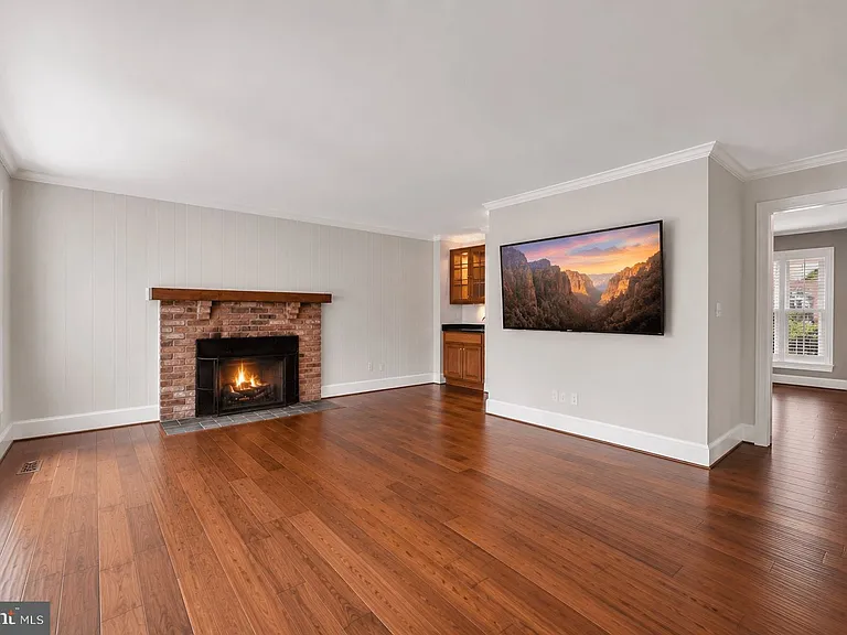 1022 Delf Dr — Photo 15