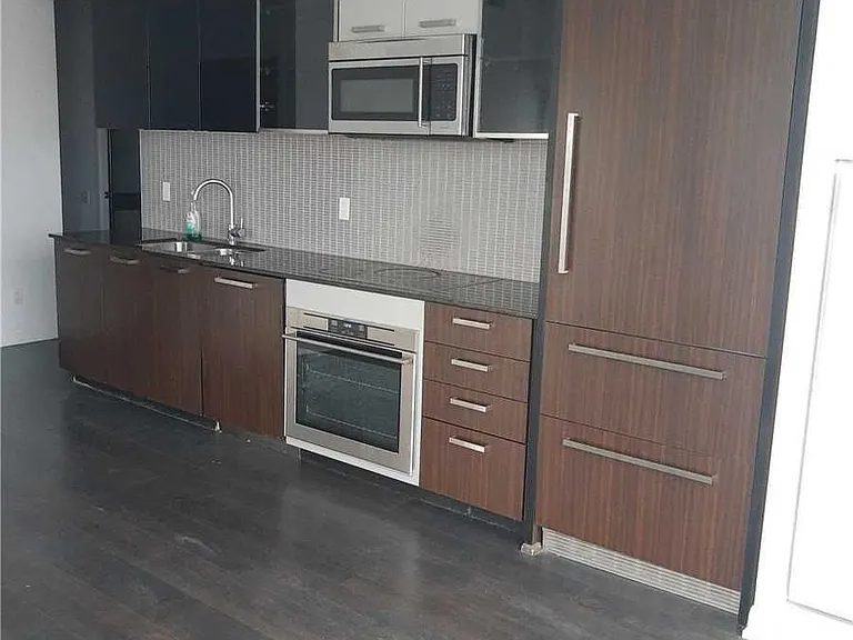 5162 Yonge St #2512 — Photo 6