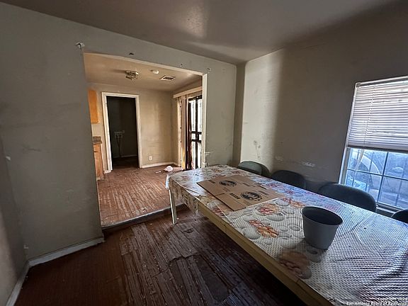 5th image of 971 SW 36TH ST