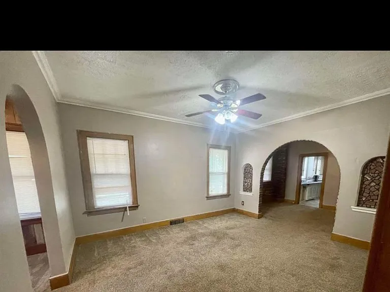 2853 Titus Ave — Photo 14