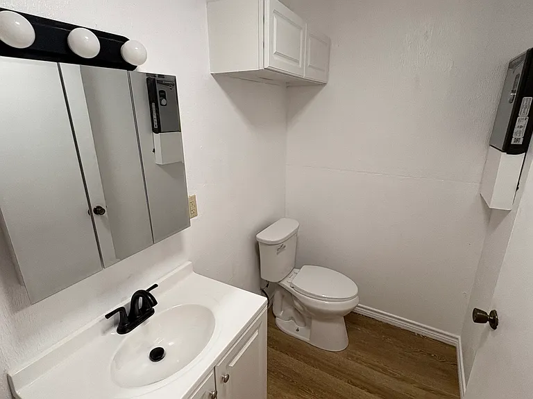 709 N Kaufman St #D — Photo 9