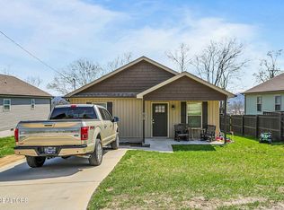 913 Loy St, Clinton, TN 37716