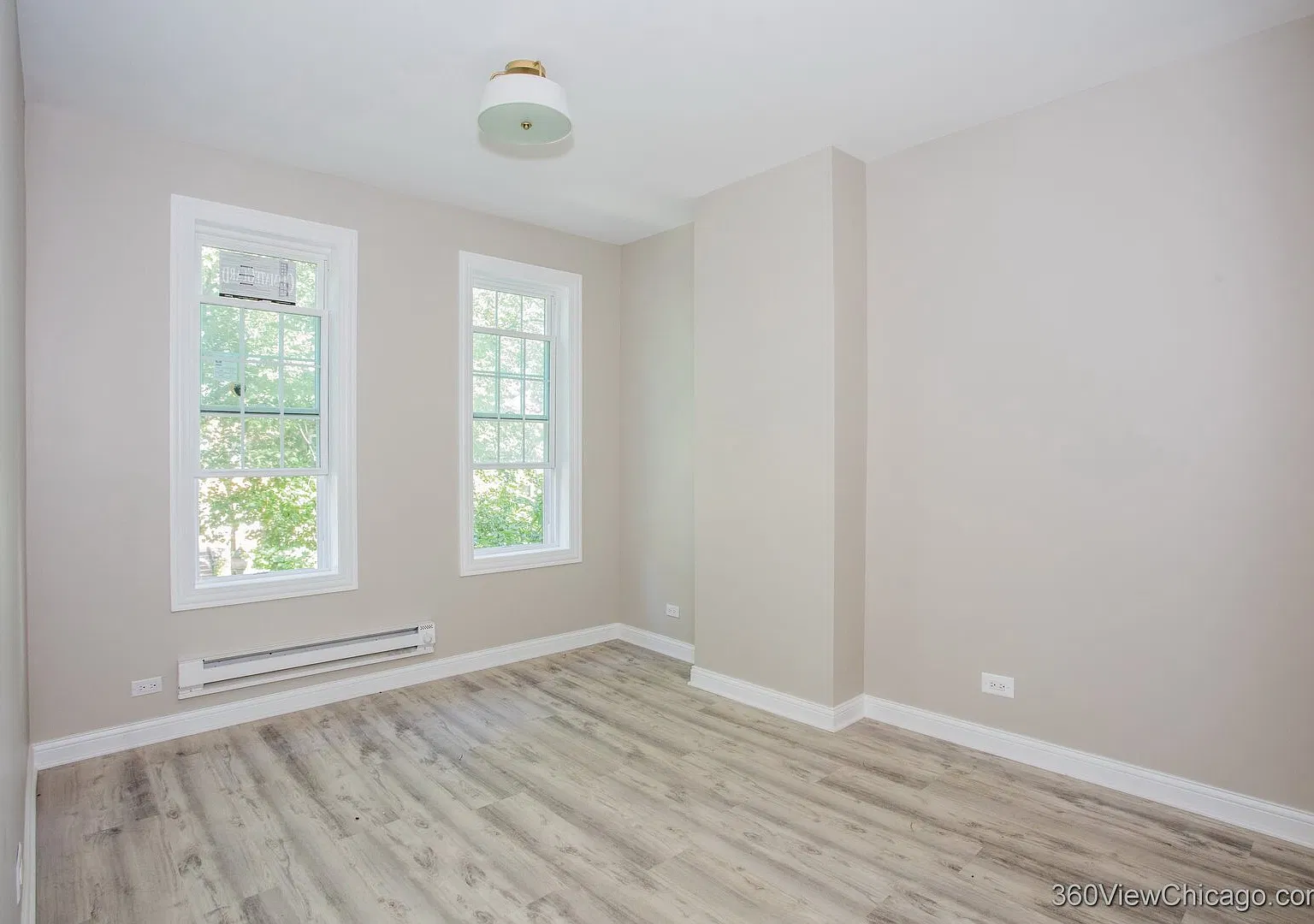 2 bed, 600 sqft, $1,300 — Photo 3
