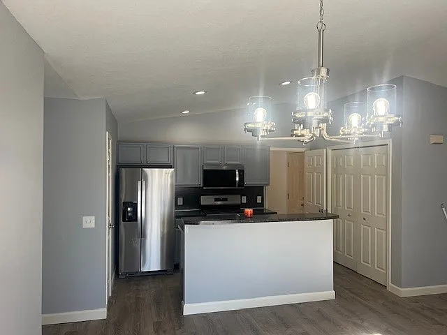 Kitchen - 15044 Bignell Dr