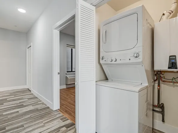 424 Whiton Street image 1 of 17