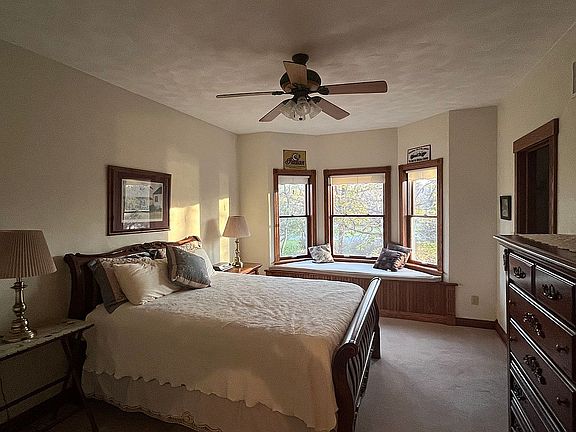 1st bedroom