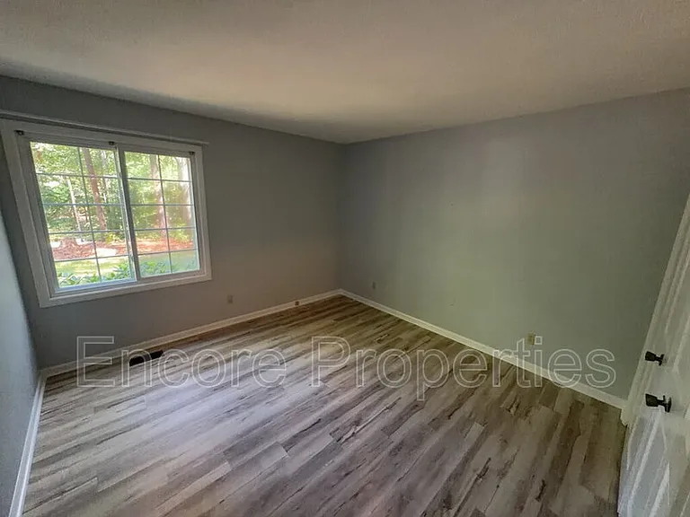 824 Hayden Ave — Photo 9