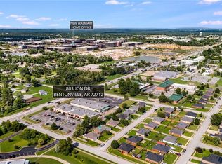 803 Jon Dr, Bentonville, AR 72712