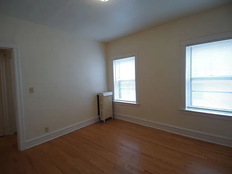 2563 N Farwell Ave — Photo 5
