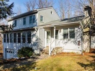 39 Circle Hill Rd, Poughquag, NY 12570