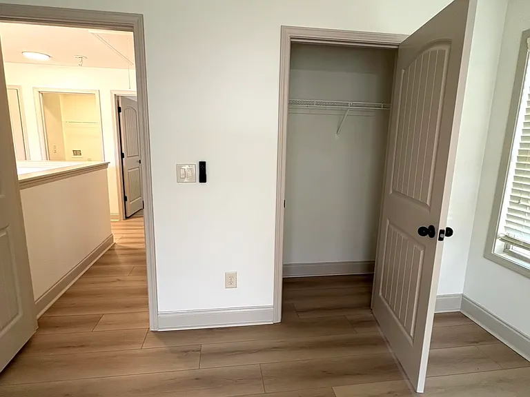 1244 Saint James Pl — Photo 29