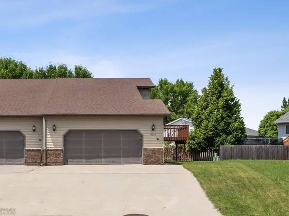 2721 34th Ave S, Fargo, ND 58104